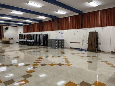 Gray Middle School Cafeteria in Portland