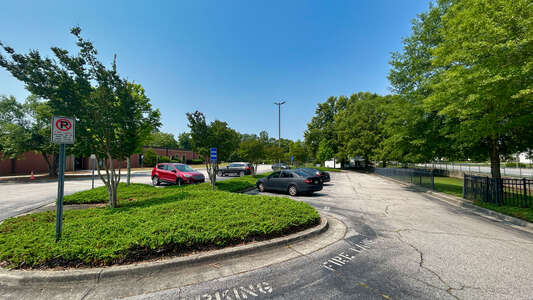 Grayson Elementary School Parking Lot - Main Front in Grayson