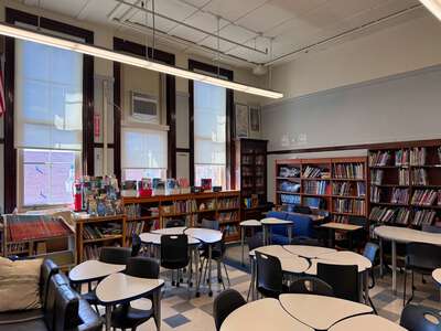 Burr - Jonathan Burr Elementary School Library in Chicago 2