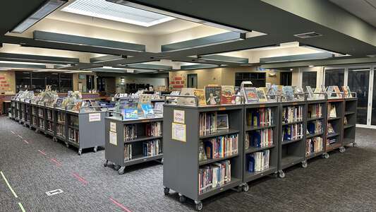 Canyon View Elementary School Library in Irvine