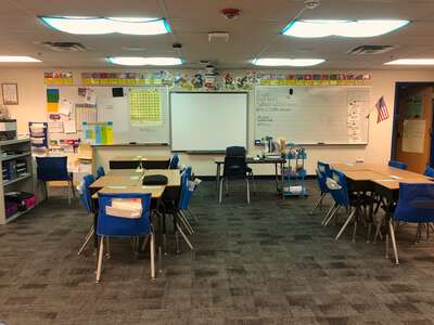 Lake - Robert E. Elementary School Classroom Standard in Las Vegas