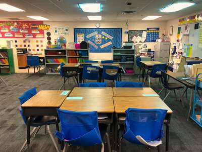 Lake - Robert E. Elementary School Classroom Standard in Las Vegas