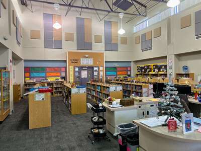 Dickens - D. L.  (Dusty) Elementary School Library in North Las Vegas