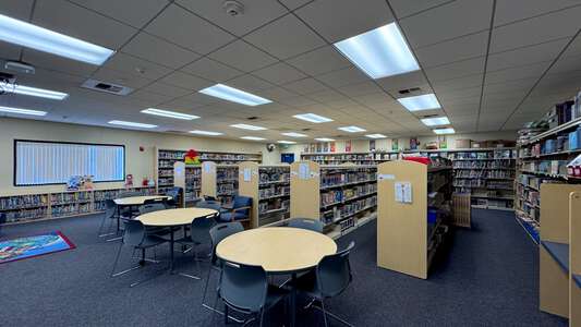 Cottonwood School (K-8) Library in Aguanga