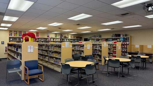Cottonwood School (K-8) Library in Aguanga