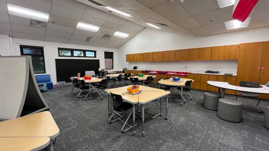 Mockingbird Elementary School Room B106 - Classroom - MKB in Coppell