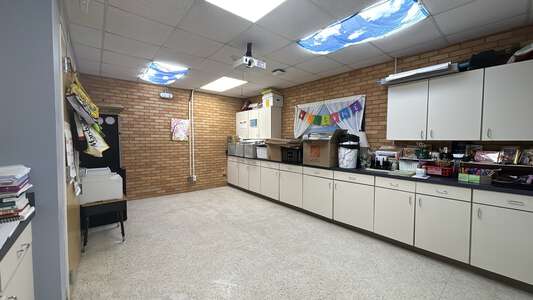 Alice Birney Elementary School Conference Room in Metairie 2
