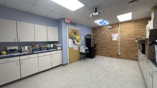 Alice Birney Elementary School Conference Room in Metairie 3