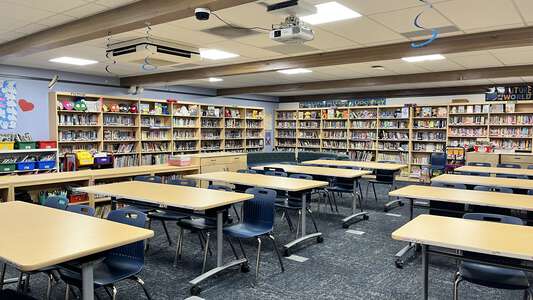 Walterville Elementary School Library in Springfield