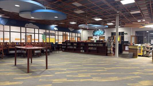 Midwest City Elementary School Library in Midwest City 2