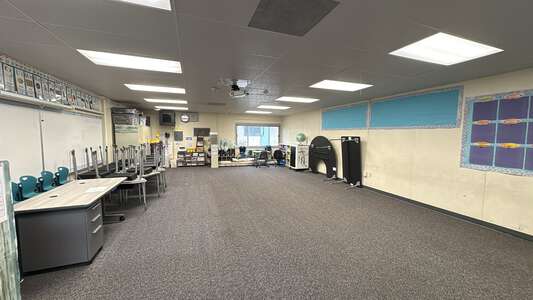 Breeze Hill Elementary School Classroom Standard in Vista 2