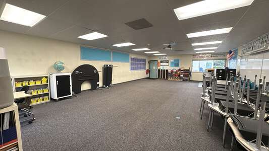 Breeze Hill Elementary School Classroom Standard in Vista 3