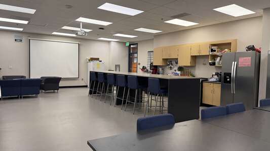 Plaza Vista School (K-8) Staff Lounge in Irvine