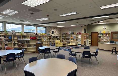 New Horizons Dual Language School Library in Nampa 5