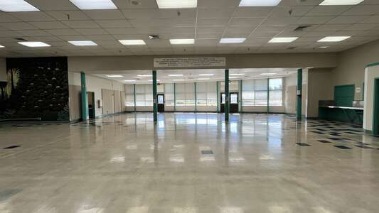 Kelly Middle School Cafeteria in Eugene