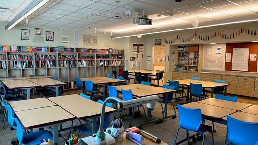 Sheppard Accelerated Elementary School Classroom Standard in Santa Rosa 4