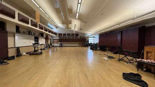 Woodbridge High School Room M102 - Music in Irvine