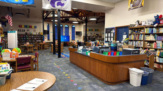 Harry Street Elementary School Library in Wichita 2