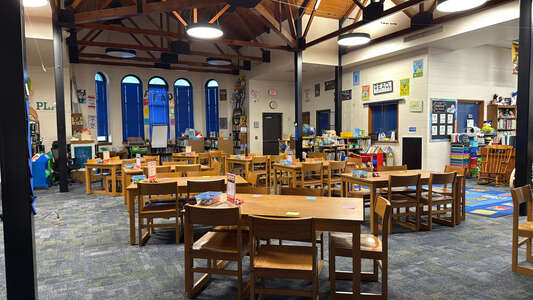 Harry Street Elementary School Library in Wichita 4