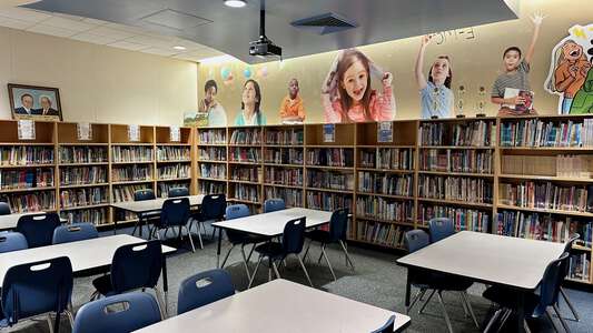 Julien Elementary School Library in Turlock 4