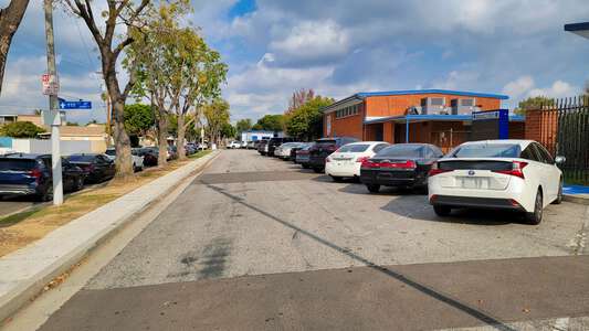 Bennett-Kew P-8 Leadership Academy of Excellence Parking Lot in Inglewood
