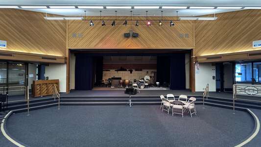 Lakeside Middle School Multi Purpose Room in Irvine