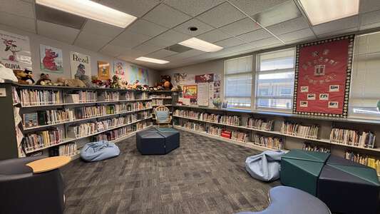 Wagner Ranch Elementary School Library in Orinda