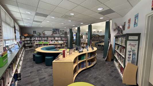 Wagner Ranch Elementary School Library in Orinda