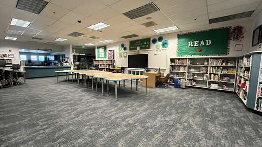 Emily Dickinson Explorer Elementary School Library in Redmond