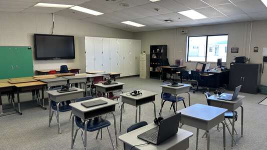 Hacienda Elementary School Classroom Standard in California City