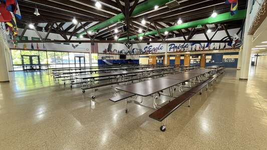 Evergreen Middle School Commons (Cafeteria) in Redmond