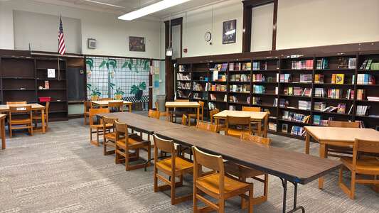 Field - Eugene Field Elementary School Library in Chicago 4