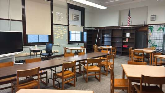 Field - Eugene Field Elementary School Library in Chicago 5