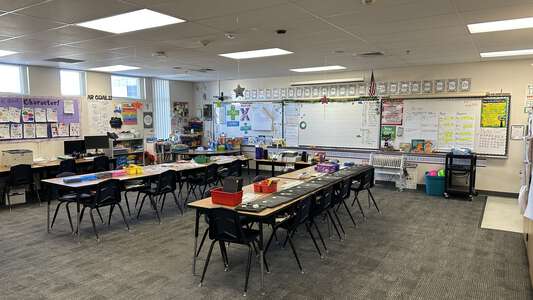 Ries - Aldeane Comito Elementary School Classroom Standard in Las Vegas