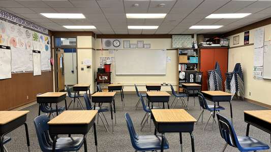 Evergreen Middle School Classroom Standard in Redmond