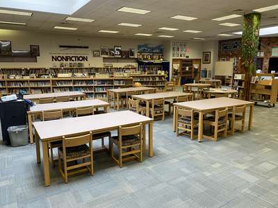 Mesquite Elementary School Library in Gilbert