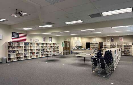 Endeavor Elementary School Library in Nampa