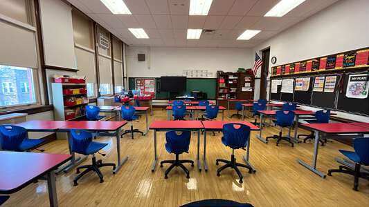 Lowell - James Russell Lowell Elementary School Classroom Standard in Chicago 2