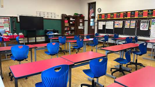 Lowell - James Russell Lowell Elementary School Classroom Standard in Chicago 5