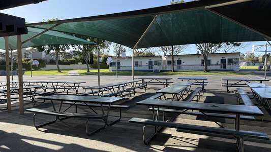 Meadow Park Elementary School Outdoor Lunch Area in Irvine