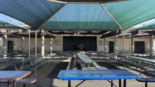 Meadow Park Elementary School Outdoor Lunch Area in Irvine
