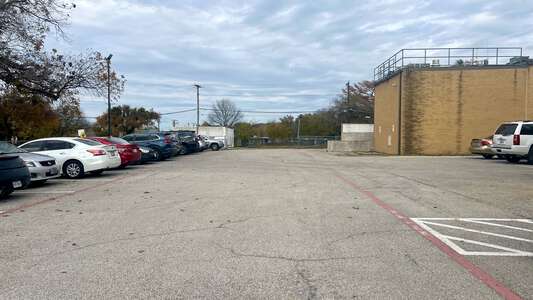 Oaklawn Elementary School Parking Lot - Main in Fort Worth