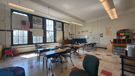 Reinberg - Peter A Reinberg Elementary School Library in Chicago 2