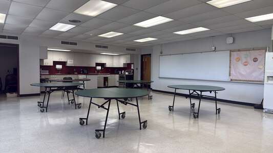 Mid-Del Schools Learning and Services Center Classroom Standard in Del City 3