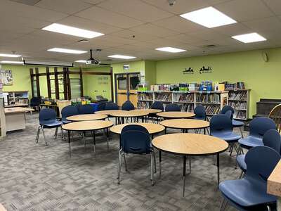 Seven Oaks Elementary Library in Eagle 5