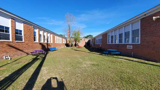 Brentwood Elementary School Courtyard in Pensacola