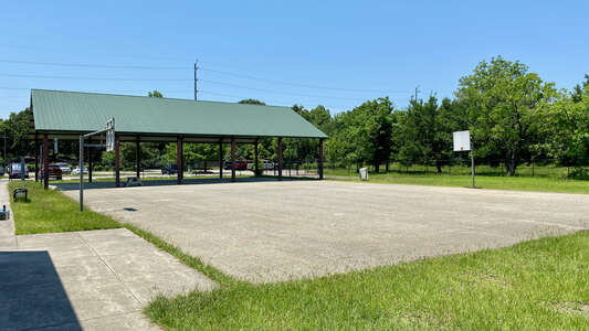 De Chaumes Elementary Outdoor Basketball Courts in Houston