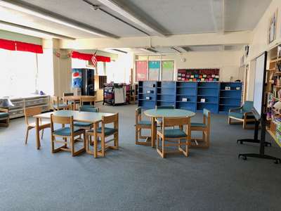 Peshine Avenue School Library in Newark