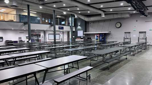Redmond Middle School Commons (Cafeteria) in Redmond