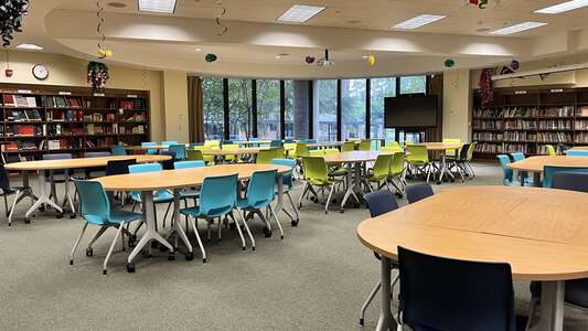 Alfred L. duPont Middle School Library (3 hr min) in Jacksonville 3